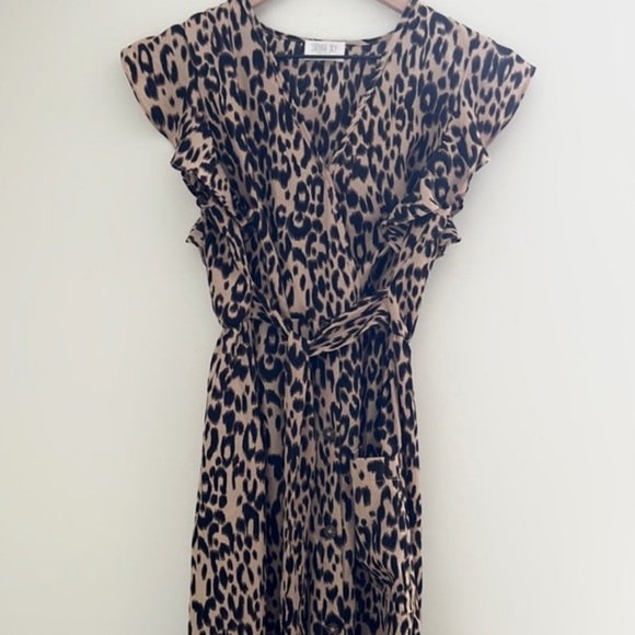 NWOT sienna sky belted leopard print dress - Picture 1 of 5